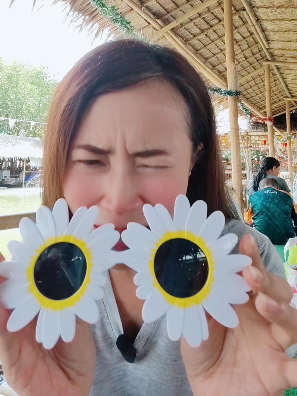ไอเท็มสงกรานต์ ที่ควรมี #แว่นตา #แว่นตาแฟชั่น #แว่นกันแดด #แว่นกันแดด #สงกรานต์ #ปีใหม่ 