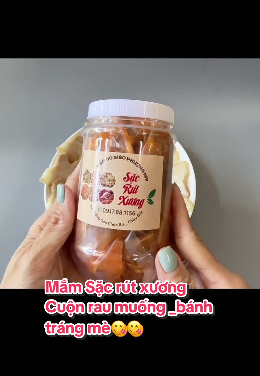 Bỏ qua 1 bên món mực cuốn rau muống _ nay khách yêu cùng e thưởng thức món Mắm #Sặc #rút #xương cuốn rau muống bánh tráng mè nha....hương vị đậm đà khó quên_ xin mời khách yêu ăn cùng e 😋#mamsacrutxuong #ancungtiktok 