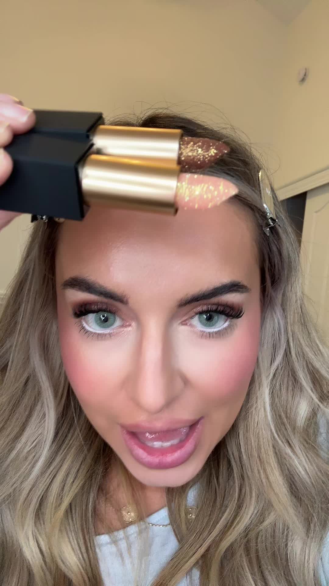 Yeaaaaa this is what I call a holiday DROP WHATTTT @e.l.f. Cosmetics #elfcosmetics #glitterlips #glittermakeup #elfsuperbrandday #sparklymakeup 