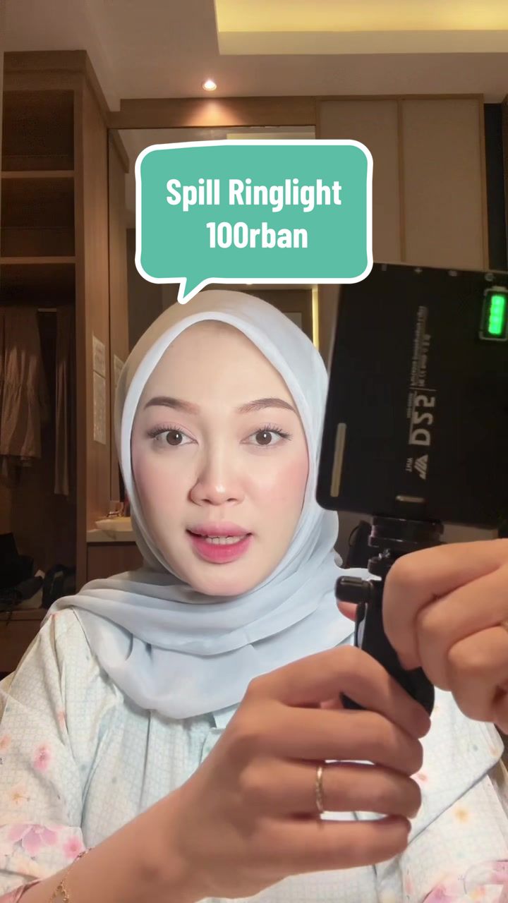 Ringlight mini yg selalu aku bawa kemana2 #racunsukma #ringlightmini 