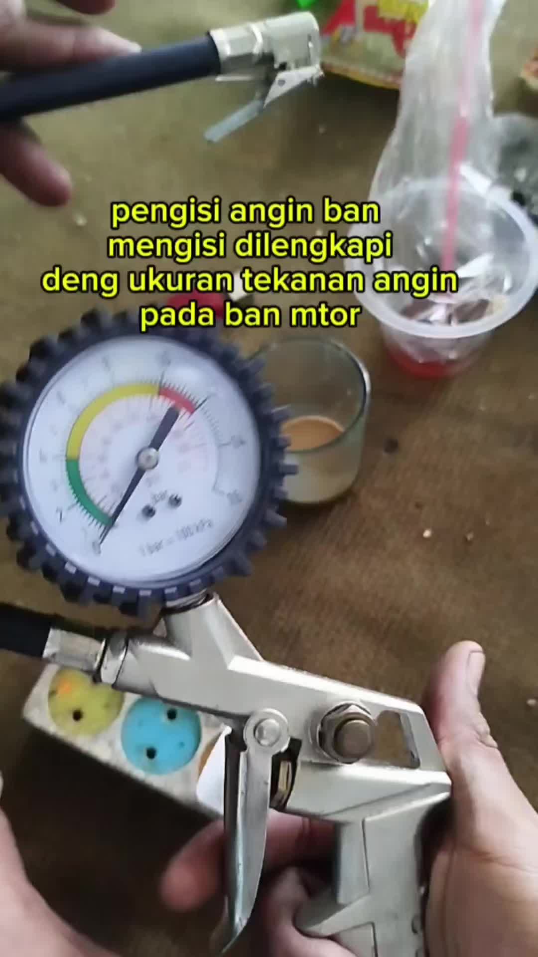 inflator angin, isi, ukur tekanan udara di ban motor#inflator #trendingvideo #otomotif #fyp #fyp #tiktok 