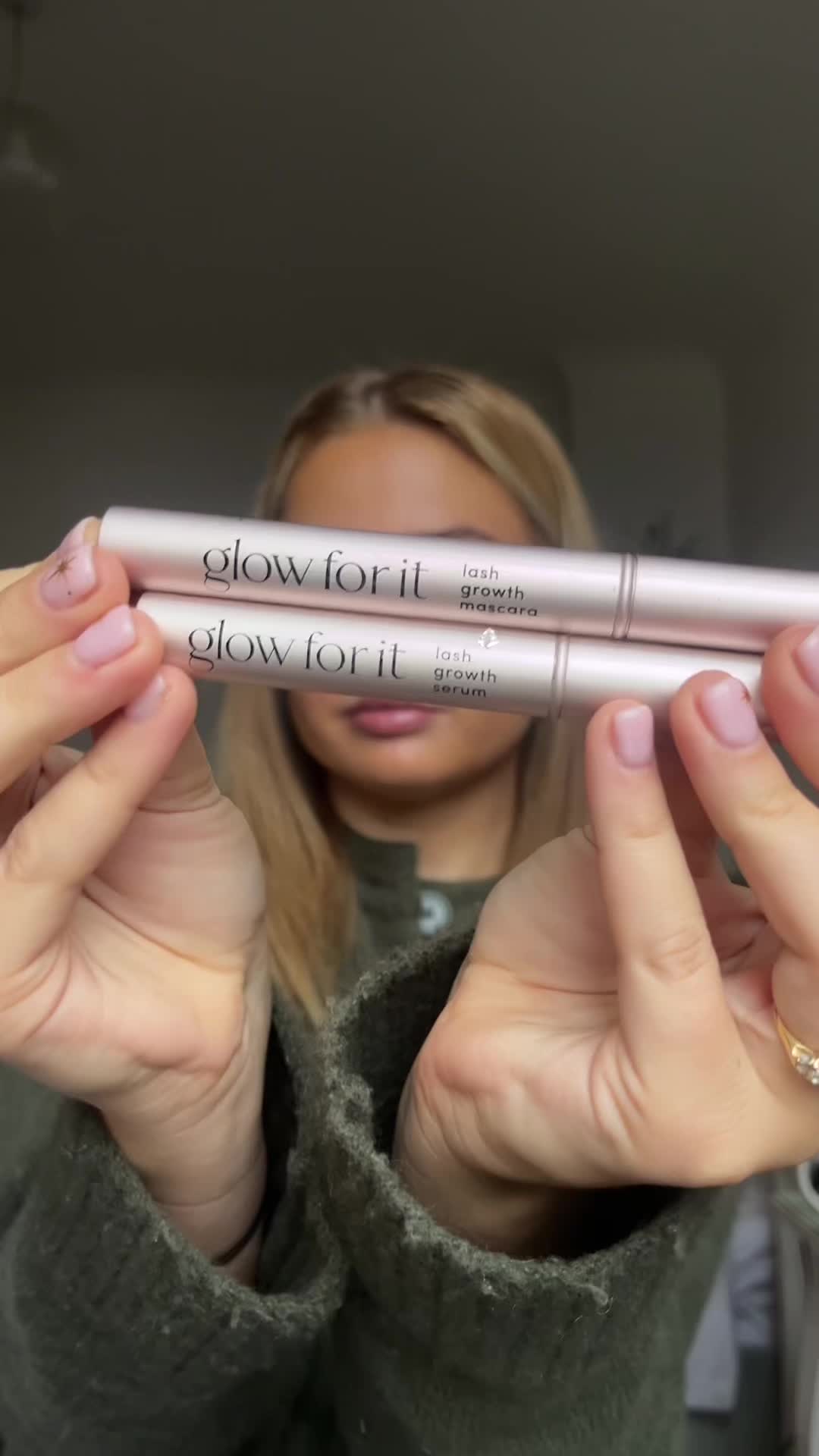 Invest in your lash routine @GLOW FOR IT how cute is this little christmas cracker though🥺✨  #glowforit #fyp #lashgrowth #lashgrowthserum #tiktokmademebuyit 