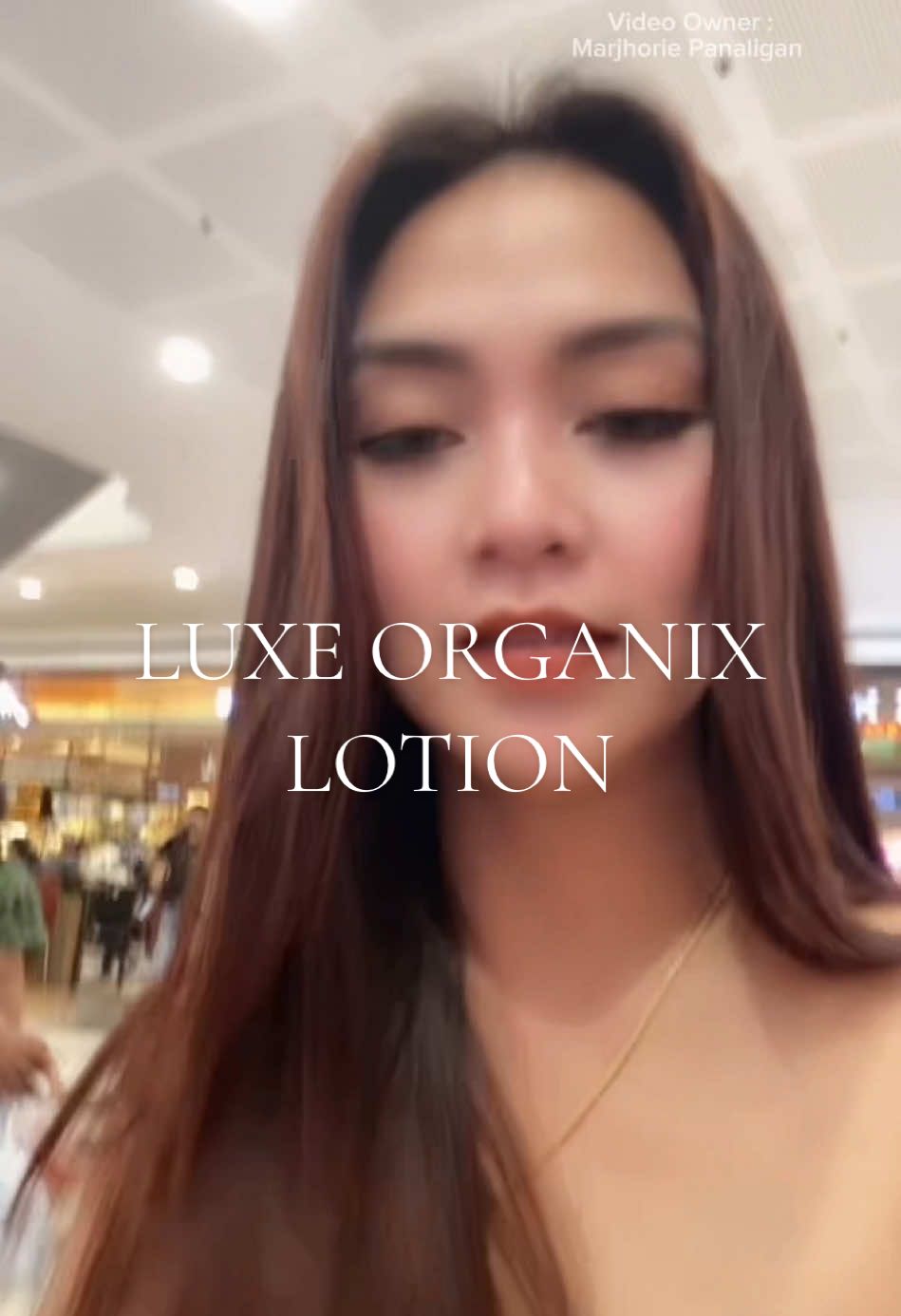 No lagkit tong lotion na to dahil ang serum yung consistency nito! Kita nyo naman halos paubos nadin sa mall kaya mag hoard nadin kayo buy1 take1 na yan mga ante ko sulit na dahil 350ml pa each anlaki na! ambango and legit amoy expensive #luxeorganix #luxeorganixlotion #whiteninglotion #serumbodylotion 