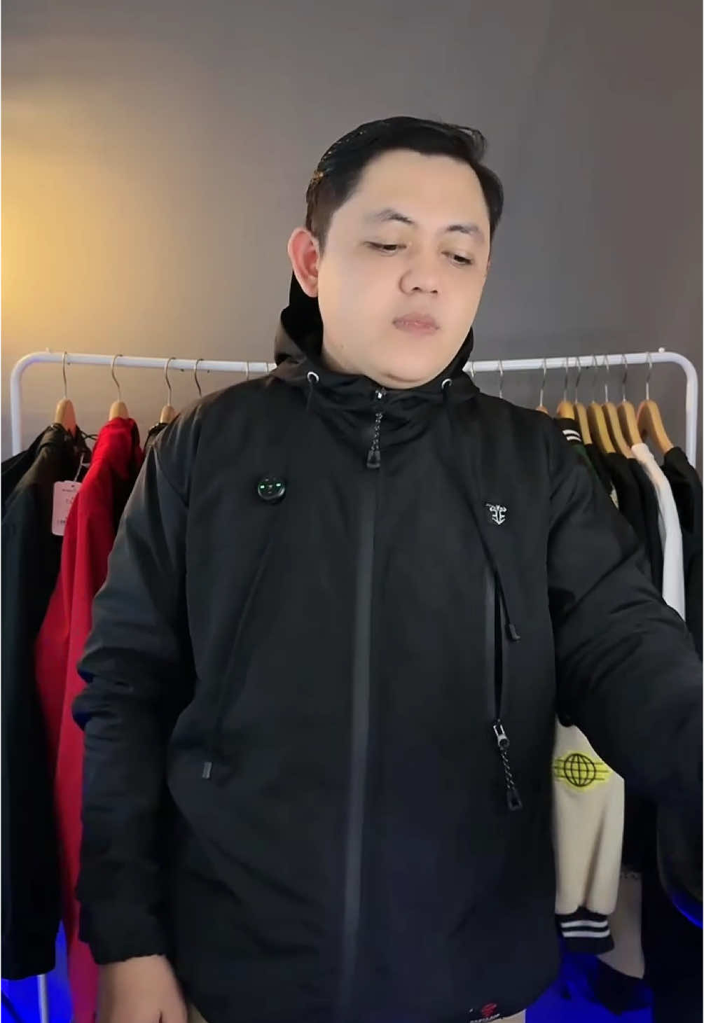 Jaket Windbreaker waterproof  Rekomendasi Jaket Windbreaker dari Red Flags sudah tahan air efek daun talas #jaketwindbreaker #jaket #jaketoutdoor #jaketwaterproof #ramadanekstraseru 