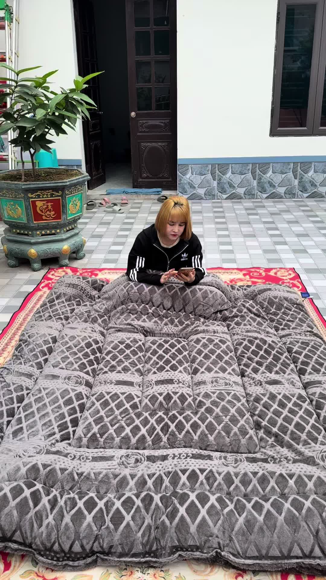Phần 511 | chăn coco lông thỏ nặng gần 4kg ,dầy dặn ấm áp. Có em chăn này không còn lo lạnh nữa m.n nhỉ ? #chăn #chancoco #chancocolongtho #chandaihan #chanmuadong #chan4kg #review #sanphamtot #xaykenhtiktok2024 #tiepthilienket #xuyentaphoa68 #xh 