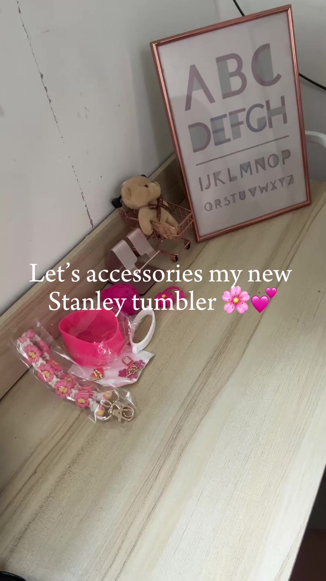 Tanggal UTI mo pag ganito tumbler mo eyyy 🥵💞🌸 #fyp #stanley #accessories #fashion #trending 