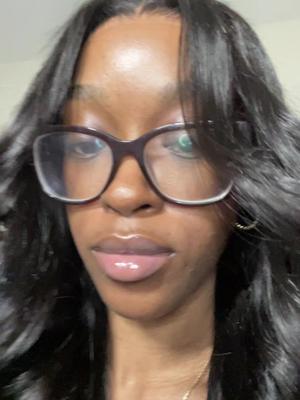 Its glueless! #unius #uniushair #uniuswig #hairstyle #hairreview 