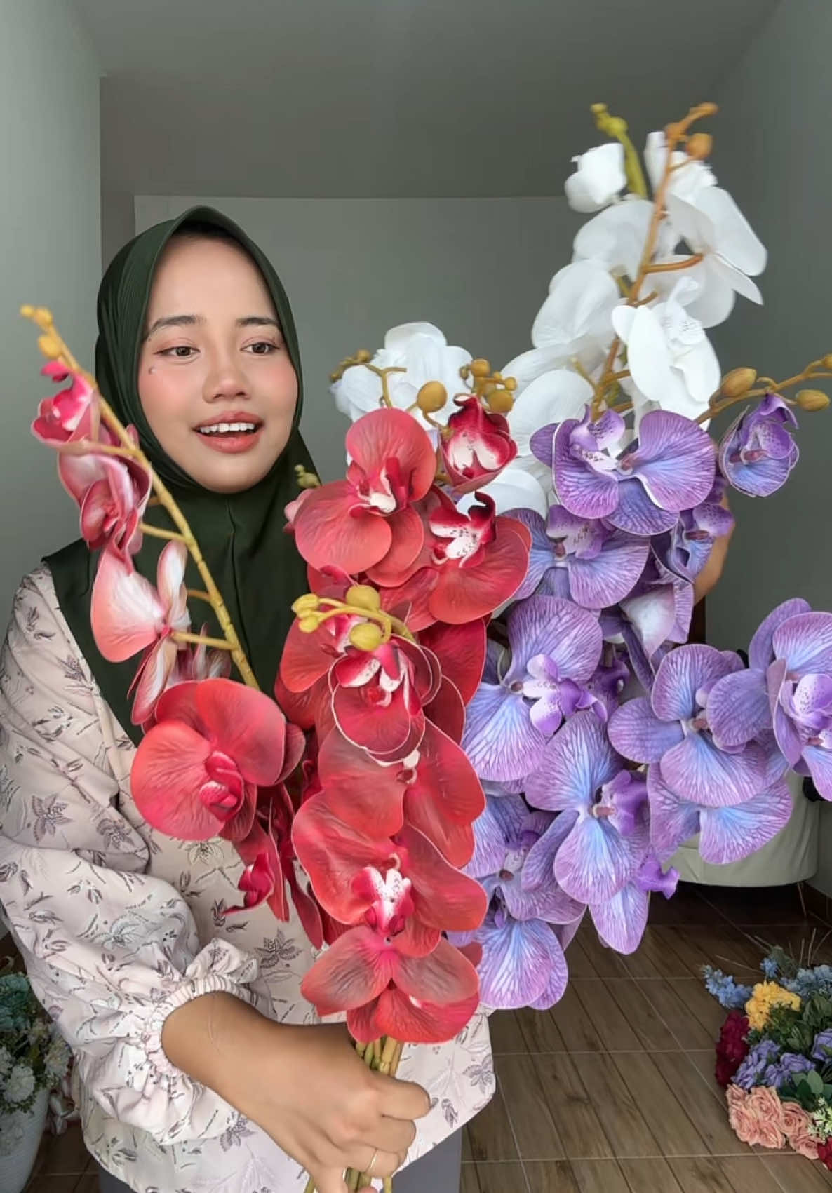 Bunga anggrek latex 9 cabang dengan kelopak yang besar #bunga #anggrek #dekorasi #bungaartificial #dekorasilamaran #florist 