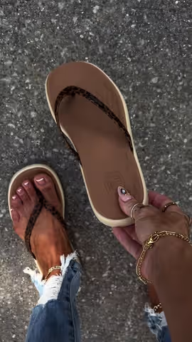 @HeyDude finally restocked the leopard print in the Maui Breeze Flip Flops🖤 #heydude #heydudeshoes #flipflops #tiktokshopcreatorpicks #dealsforyoudays 