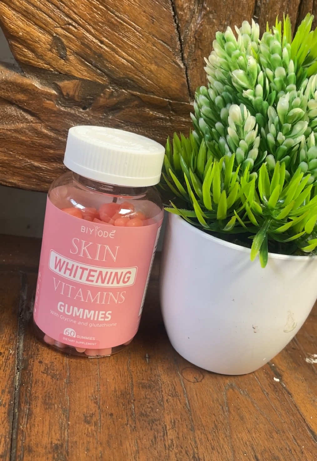 Ngemil skincare tapi bisa bikin kulit, rambut dan kuku sehat !!  Emang adaa?  Ini dia rahasianya vitamins gummies dari @BIYODE-ID  #biyodeglutathionegummies  #biyodevitaminsgummies  #biyode  #skincaregummies  #skinwhitening 