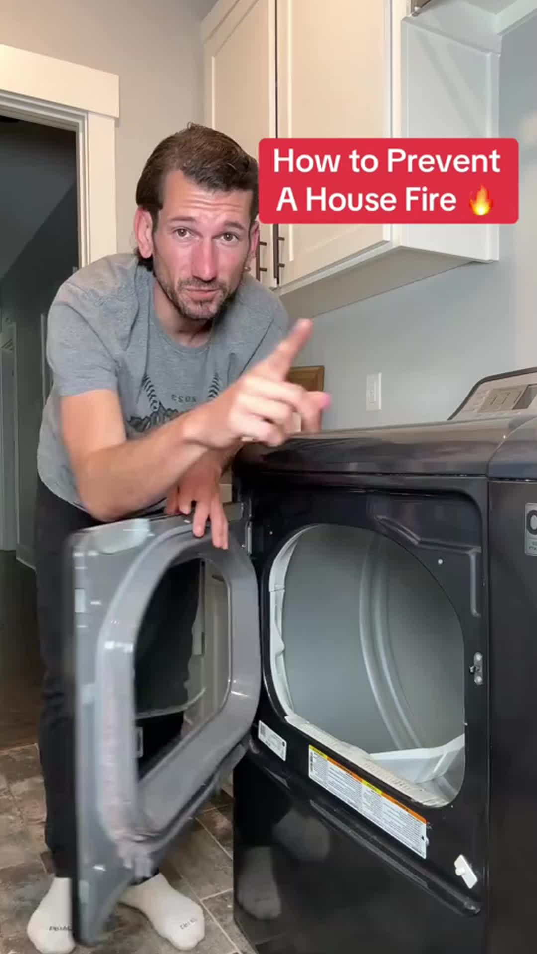 #laundry #laundrytok #laundryroom #dyer #lint #lintremover #CleanTok #safety 