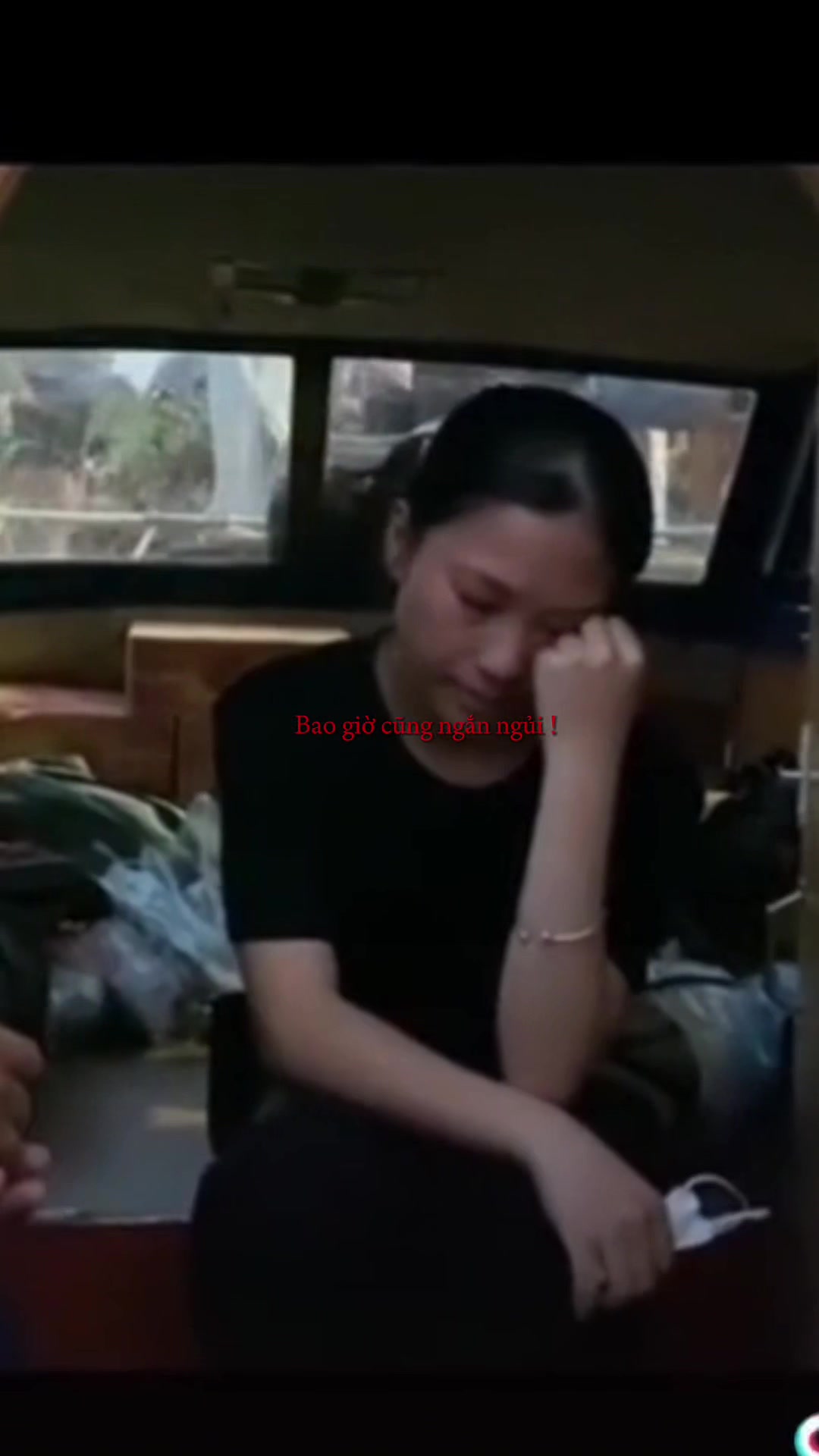 XIN PHÉP ĐĂNG TẢI LIÊN QUAN ĐẾN VỤ ÁN ĐẾN HẾT 14/08/2025 ❌❌❌              7/2022 & 7/2025 Ba năm không ngắn cũng không dài . Cũng trải quả đủ tất cả những hỉ nộ ái ố trên đời này . Cảm ơn bản thân mình vì vẫn còn sống , không bỏ cuộc . Cảm ơn mọi người xung quanh ( những người luôn tin tưởng , bảo vệ và đồng hành cùng gia đình em ) trên mxh hay ngoài đời thật . Ba năm !!! Em đã làm đủ mọi cách để đứng lên vạch mặt kẻ đã ***  em gái em ! Nhưng cuộc đời không giống như mơ . Cho đến ngày hôm nay , gia đình em vẫn chưa có thêm thông tin gì về em gái em ngoại trừ túi xách và 1 chiếc dép tìm được dưới đáy sông ở Cù Sơn ! Còn kẻ đó T đến nay là vừa đủ thời gian để bốc mộ theo phong tục tập quán của quê hương Chương Mỹ . Bản thân em trên cương vị là chị gái , là người nhà của một gia đình mất con . Em rất mong muốn được chứng kiến , tham gia trong quá trình bốc mộ của TNT và rất mong gia đình TNT nếu còn lương tâm xin hãy để cho em chi trả toàn bộ chi phí xét nghiệp ADN xương cốt và được kiểm tra các khu vực quanh mộ TNT để gia đình em còn xác định được phương hướng khác để tìm em gái !  Hy vọng mọi người không quên và hỗ trợ chia sẻ giúp em để tháng 14/7/2025 này là ngày mất tích và cũng là ngày giỗ . Em gái em nếu có mất  thì cũng được nhắm mắt xuôi tay ạ !  @Lương Quỳnh Như @Quynh Hoa  #luongquynhnhu #hainhu #hainhumattich #TNT 