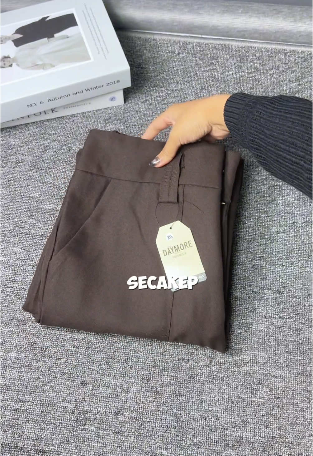 Suka warna apa bund? Celana nya dari bb 30-100KG bisaa pake yaa 🥰 #celanawanita #celanapanjangwanita #celanapanjang #celanahighwaistwanita #celanamurah #diorrapants 