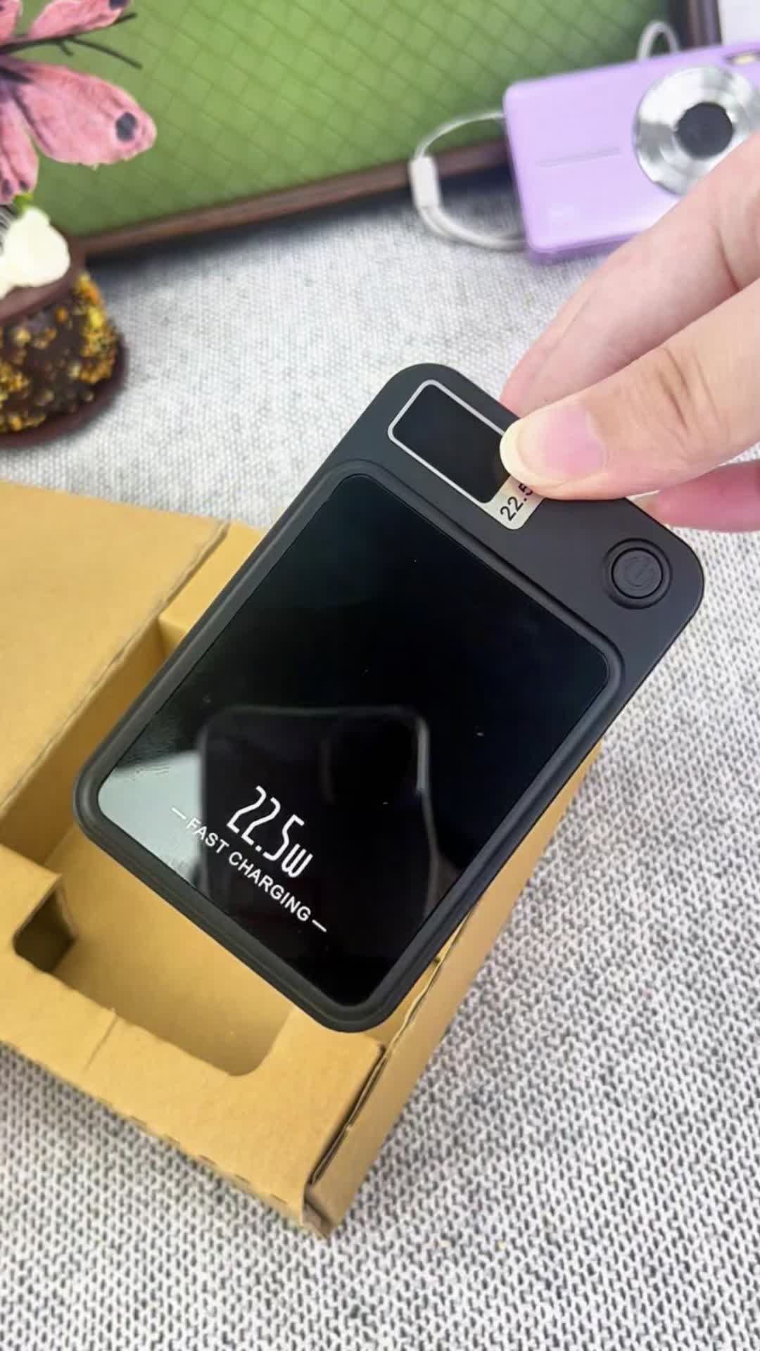 Charge rapide 22,5 W + affichage numérique ! Cette power bank de la taille d'une paume, pratique et attentionnée.#TikTokMadeMeBuylt #spotlight #SummerSale 