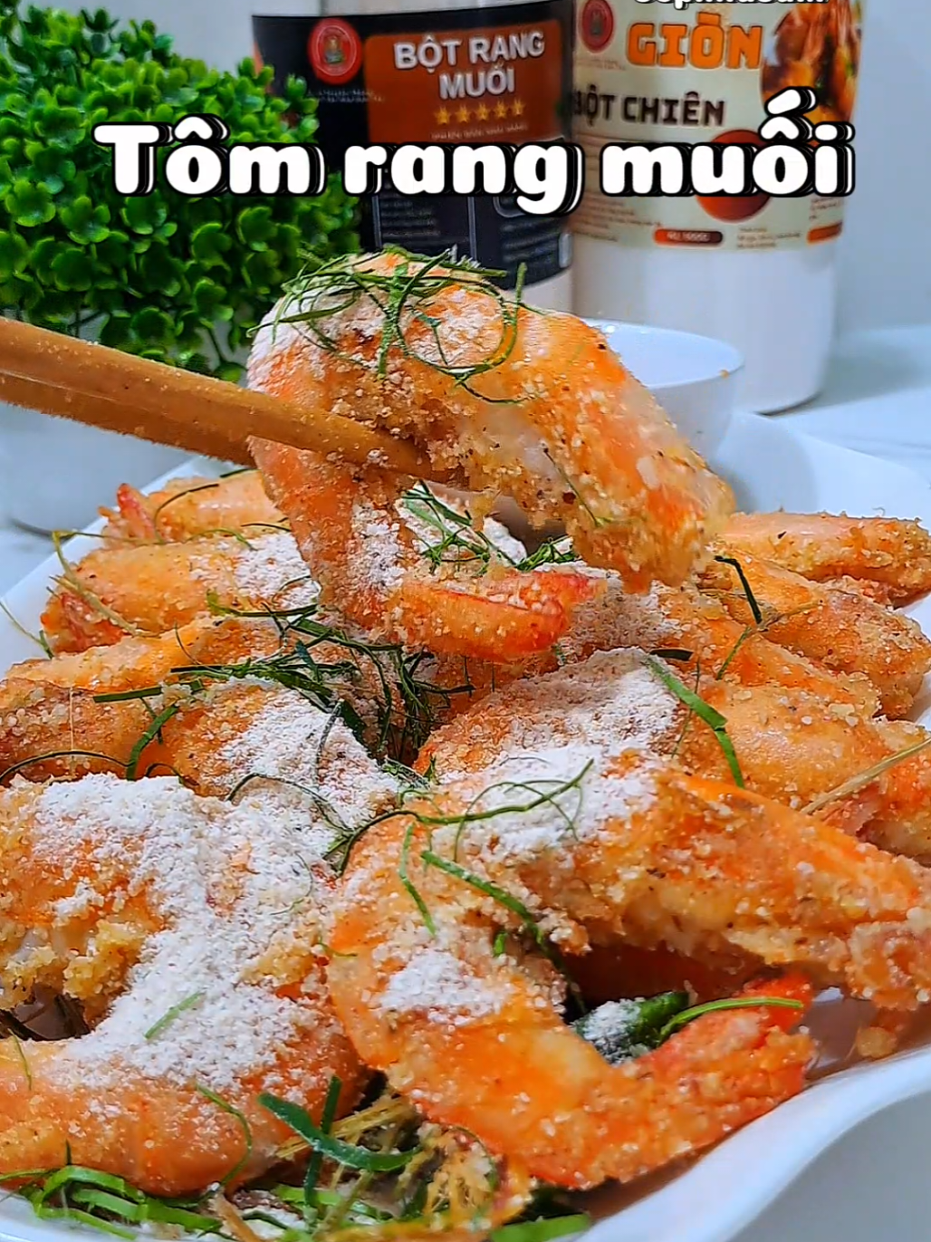 Tôm rang muối chuẩn vị nhà hàng đây mấy c ơi#bepnhasam #monngonmoingay #vaobepcungtiktok #ăncungtiktok #tôm 