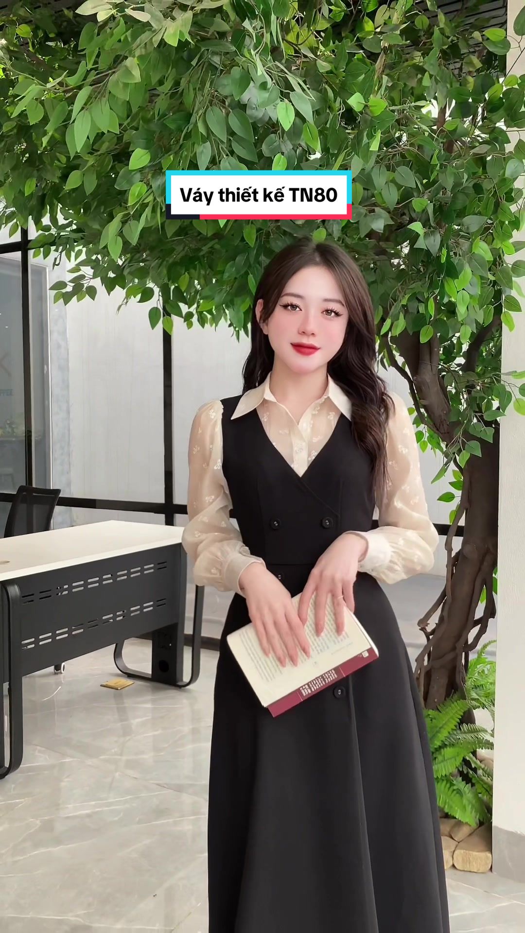 Váy thiết kế cổ đức phối tơ hoạ tiết nơ nhí, dánh A xoè dài siêu xinh!!! #vaythietkecaocap #vaythietke #vaysangchanh #vaycongso 