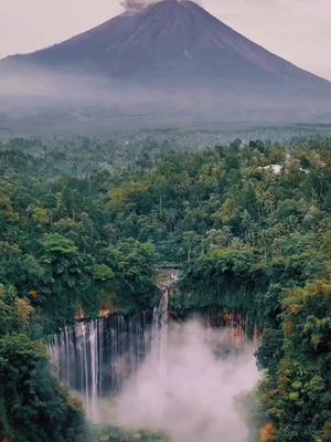 Ang ang ang ang ang ang ang ang ang ang ang ang ang 😌 Lucu banget ketawanya @yooananda 🫶🏻🫰🏼 📍Air Terjun Tumpak Sewu, Jawa Timur Cr/IG Florisgone #WonderfulIndonesia #DiIndonesiaAja