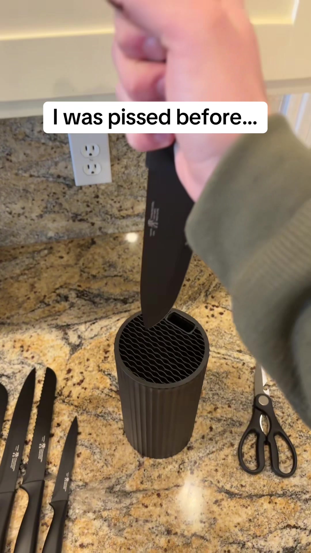 #knifeblock #knives #kitchenware #kitchengadgets #tiktokshopjumpstartsale 