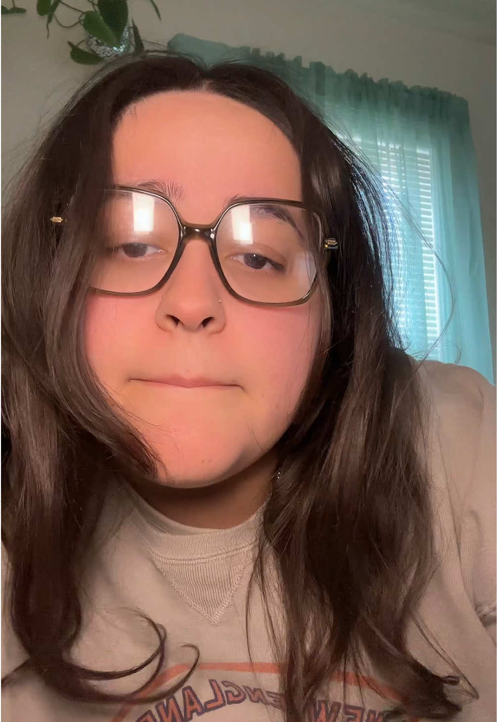 glasses wearers, iykyk 😭 #glasses #nailartist 