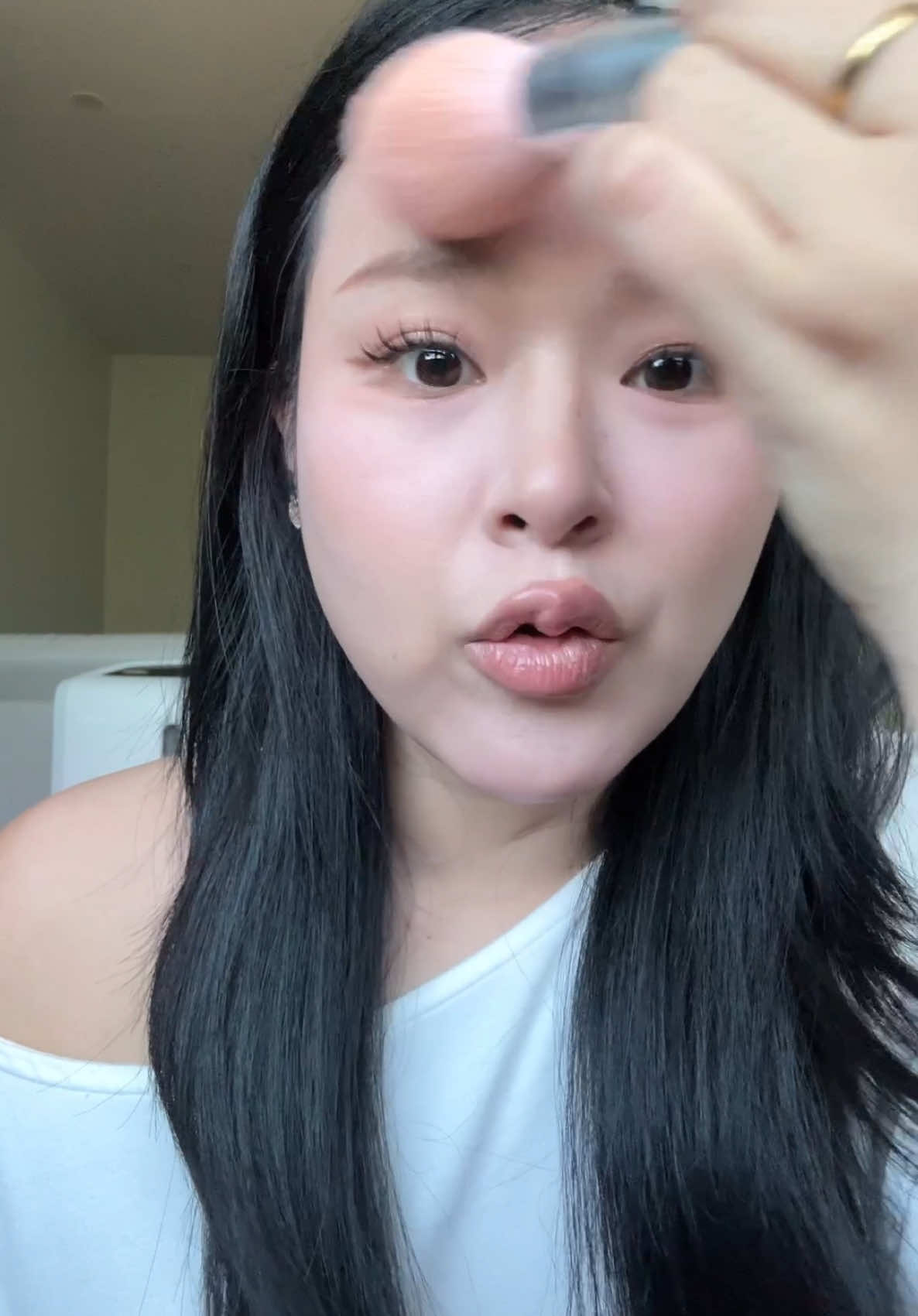 ตอบกลับ @อยากกินบะหมี่หยก🤓 ถ้าสีผิวแบบพสจีนให้เต็มค่ะขาวคลู เกาะผิวตั้งแต่ เที่ยงยันตี2 เบลอผิวดี เนื้อคุชชั่นใช้ง่าย แต่ไม่ปิดรอยดำ แต่ไม่ซีค่ะ หลักสิบได้เท่านี้เริ่ดมาก #แต่งหน้า #พูดไปเรื่อย #เจ้าหญิงจูนตัวหอม 