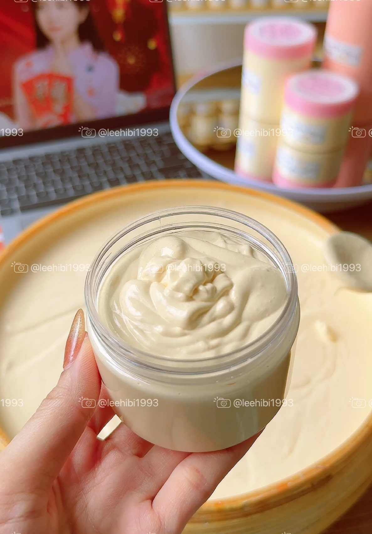 KEM TỬA XƯA ❤️chất kem lỏng dễ sức dễ thoa, thấm nhanh, không bết rít, đặc biệt TRẮNG NHANH nhen 🥰#truongthithuydungkemtronxuamientay #xhuongtiktok #kemtronxuamientay #kemtronphoimatthainguyenchat #kembody #kemtronxua #naokemtron #kemtronsieutrang #kemtronmientay #kemtroncotthai 