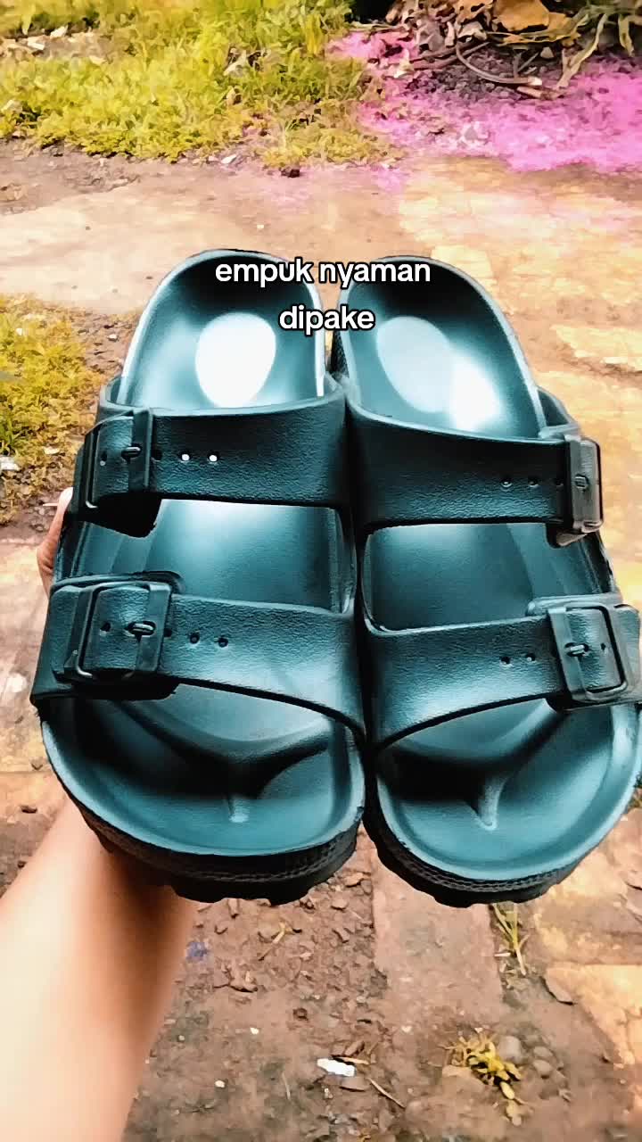 cek out sekarang  #fypシ゚ #tiktokshop #sandal #sandalpria 