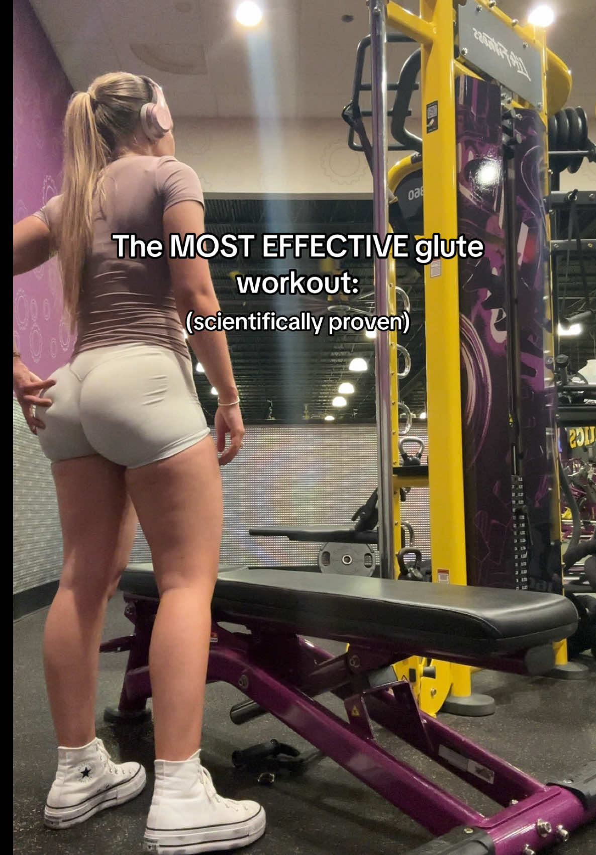 let’s build a booty! Shorts are linked🤍 #gymgirls #gymmotivation #workoutroutine #gluteworkout #stepups #glutegrowth #glutegains 
