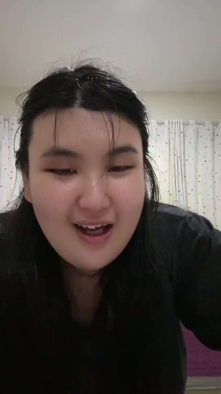 Rontok uda mendingan jauh bahkan banyak baby2 hair jadi rambutnya mulai lebat deh 🥹🥹 