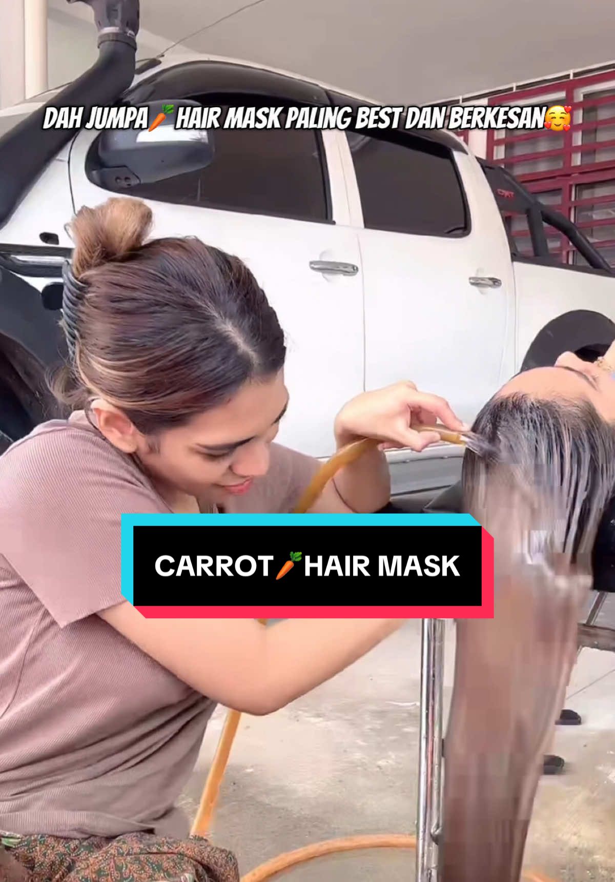 Carrot 🥕Hair Mask & Shampoo ni paling menjadi tahu!! kalau korang ada masalah rambut gugur dan nipis, boleh cuba guna ni🥰 Kalau ada beg kuning cepat grab sebelum sold out‼️#ninie #fansninie #fans_ninie #perfumepramugari #niniepramugari #carrothairmask #hairmask #hairshampoo #carrot #fyp #fypシ゚ #fypシ゚viral #foryoupage #tiktokviral #tiktok #fyppppppppppppppppppppppp #fyppppppppppppppppppppppp 