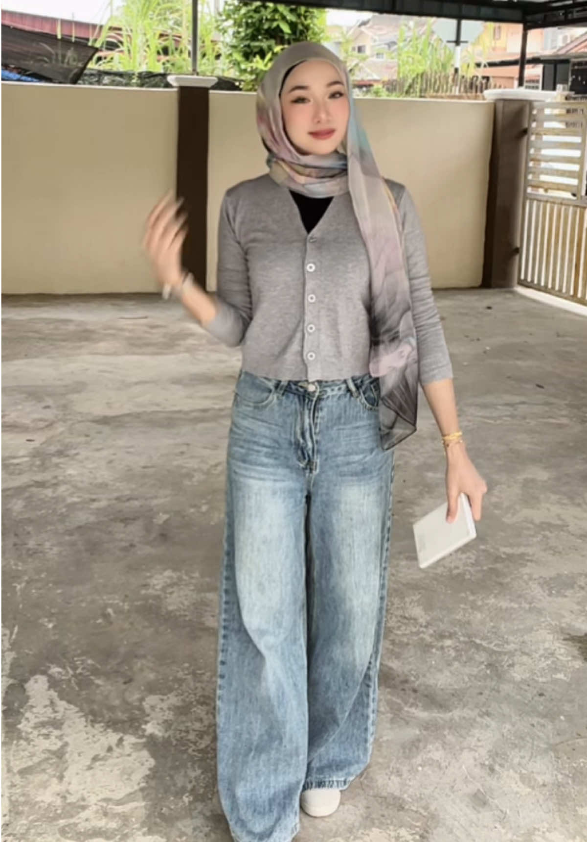 Outfit pakai cardigan pon lawaa 💓 #fyp #baggyjeans #outfitideas #cardigan 
