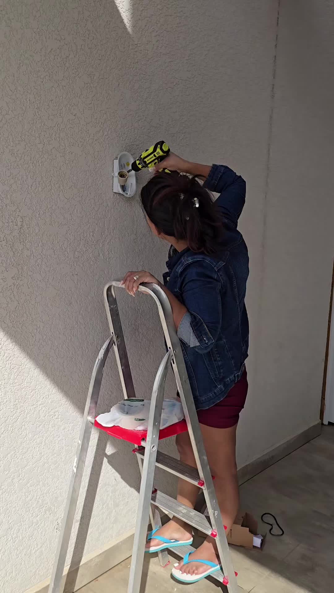 No pueden esperar un poco, y ahora con su nuevo taladro menos va necesitar de mi #desoon #desoonferramentas #viral #foryou #mujeres #parati #venezuela 