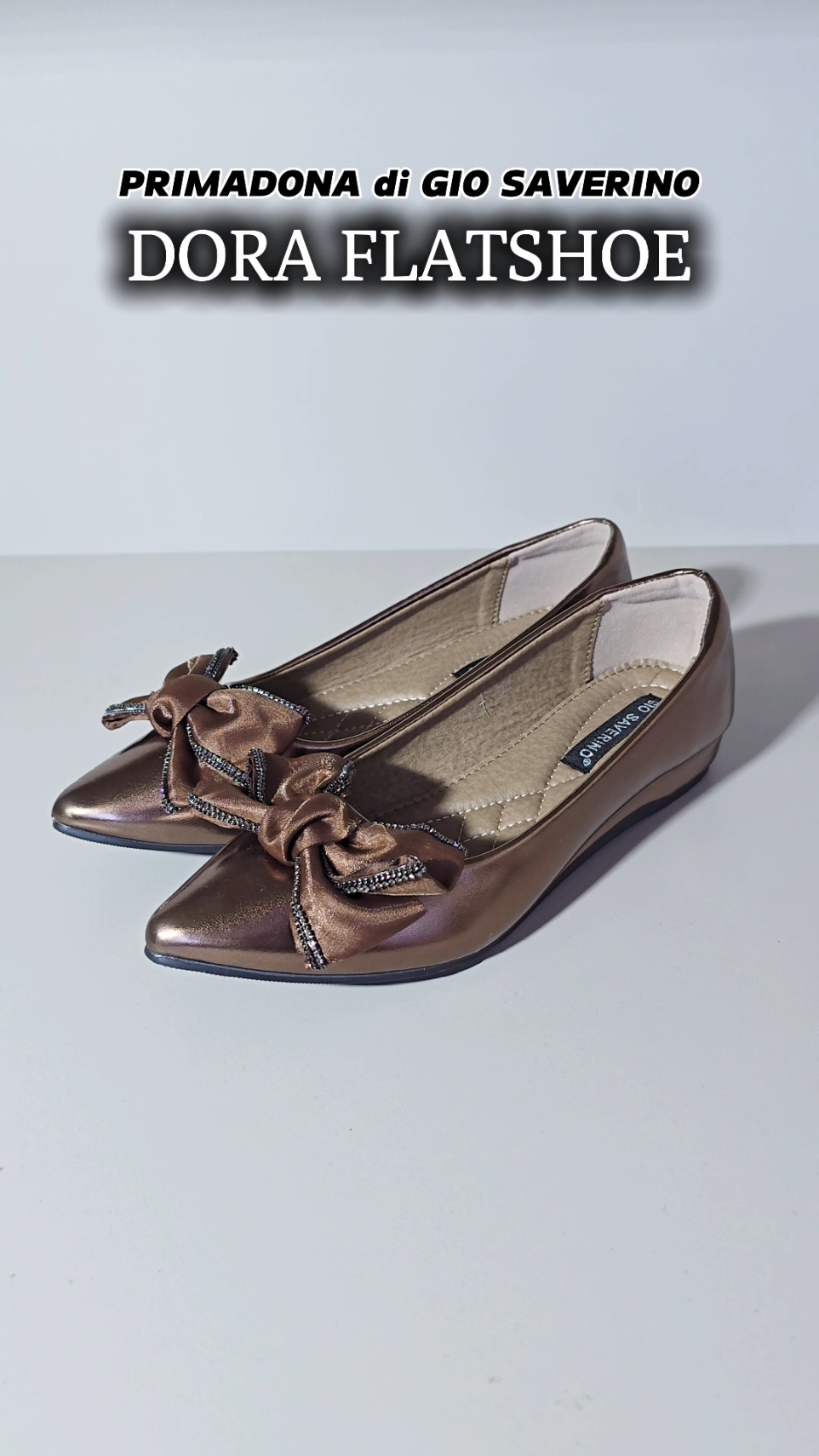 Yang jadi Primadona di Gio Saverino minggu ini Flat Shoes Dora. Manis dan Elegant! #giosaverino #sepatu #flatshoes #sepatukekinian #sepatukorea #flatshoescantikk #ootd #flatshoes #sepatuwanita #shopmaster 