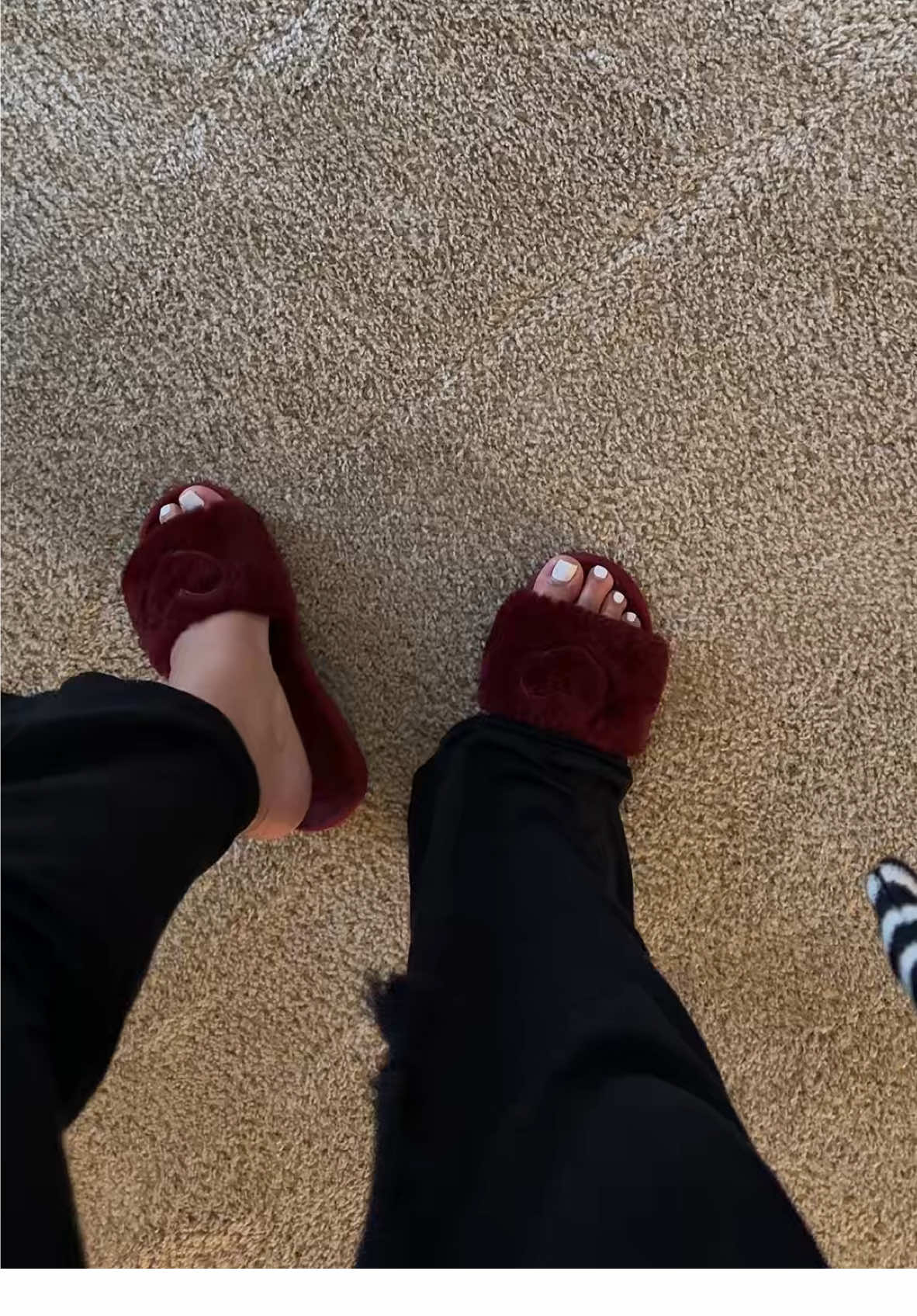 OBSESSED with these! Just in time for Valentine’s Day 💘😍💕😍 Click the cart and shop for your fav color! 🥂 #fyp #foryoupage #massfollowing🔥🔥 #fypシ #slippers #ConSantanderConecto 