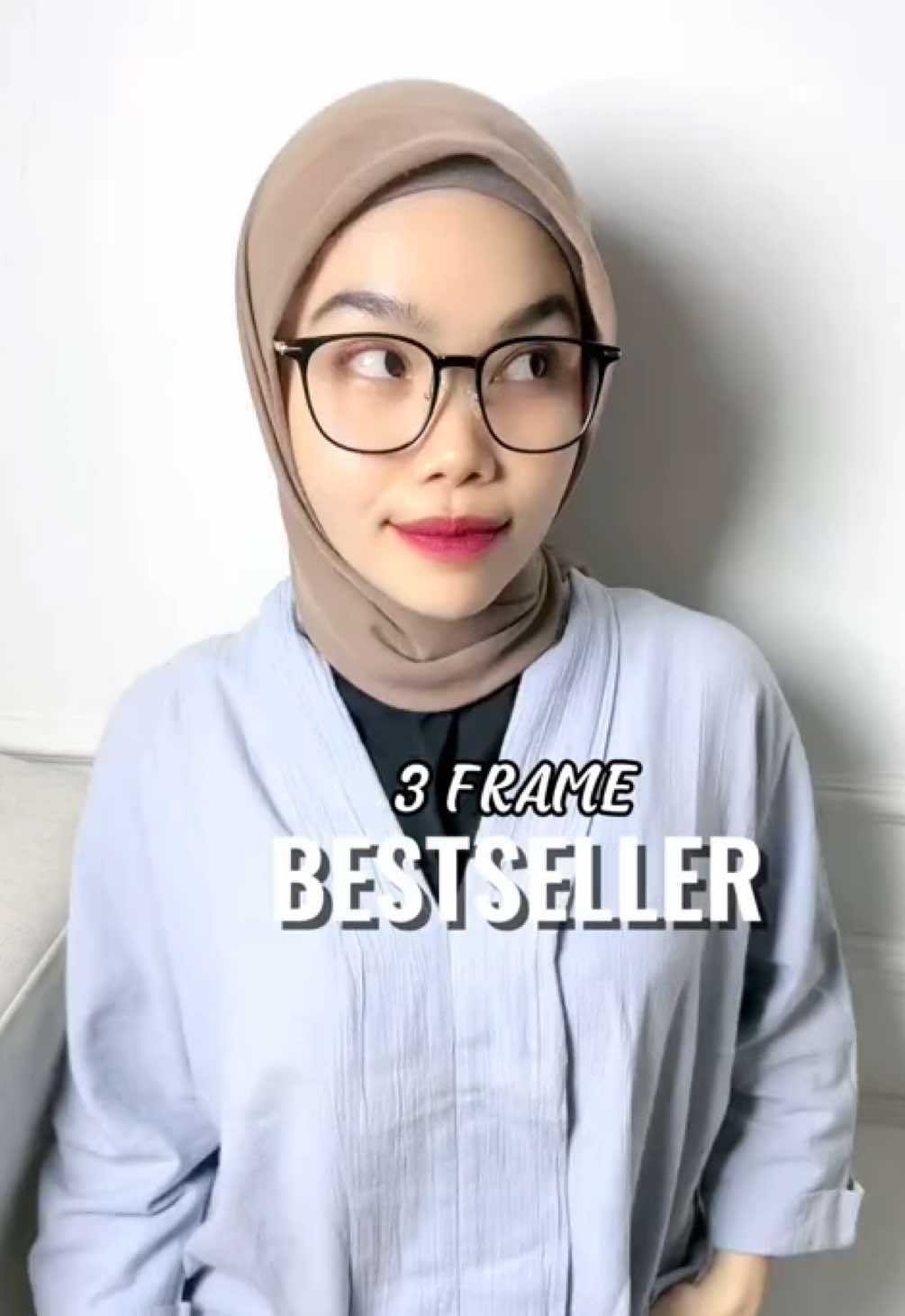 Bingung mau beli kacamata yang mana pas #WIBGAJIAN ? Cobain 3 rekomendasi frame best seller dari Kacamata Tokoloe. Bisa sekalian ganti lensa minus atau cylinder (lensanya min cyl nya standar optik bukan yg bawaan pabrik). Harganya sudah paket dan sehari jadi bisa langsung kirim 👏🏻