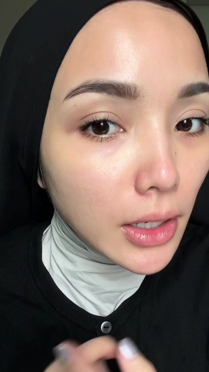 Kalau nak kulit nampak smooth for makeup, awak exfoliate dulu tau 🫶🏻