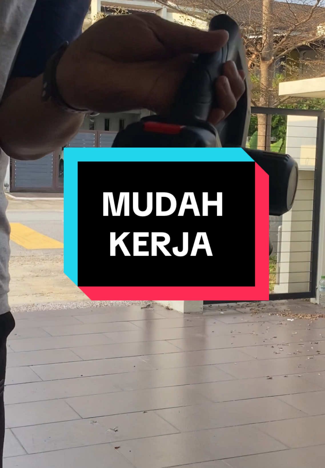 PUAS HATI & BERBALOI  2 IN 1 BLOWER & VACUUM  #mudah #blower #vacuum #cepat #battery #bateri #daun #halaman #rumah #power #beli #berbaloi #worthit #hebat #easy #ringan #lightweight #senang #house #suka #terbaik #grabnow 