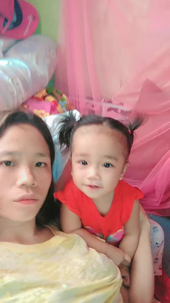 Yung seryoso ka but your baby is smiling buti napigilan ko mag smile😘🥰 #aiah #aiahjae #bless #mommylove 