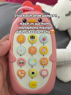 Handphone mainan bikin si kecil anteng. Harga cuma 20ribuan 😍 #mainananak #mainanedukasi #handphonemainan #fyp 