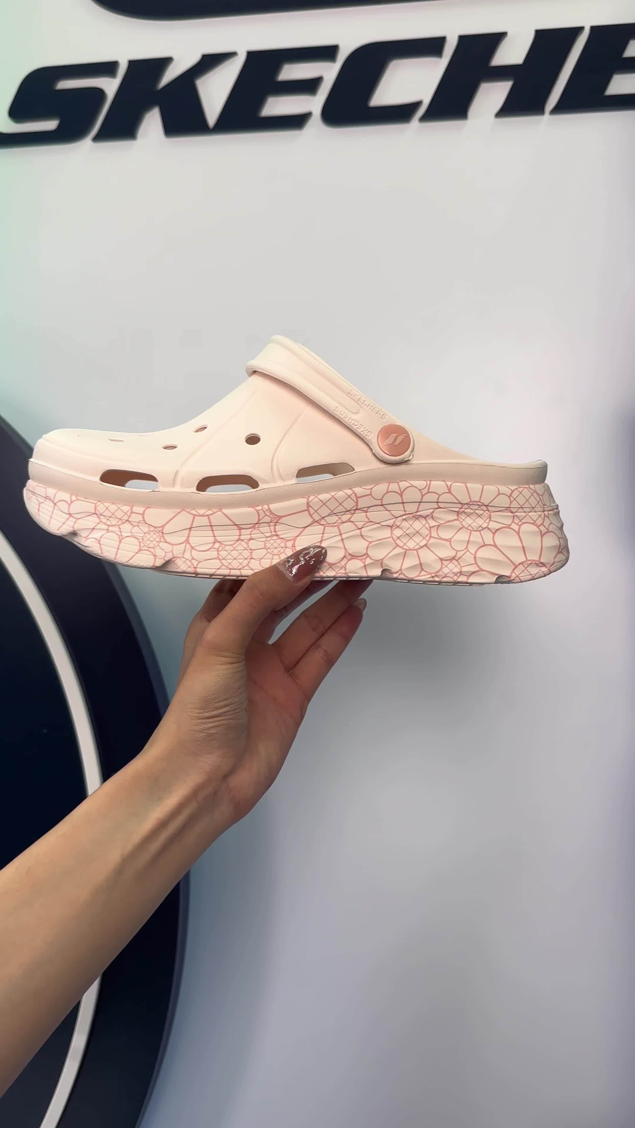 Skechers Women Foamies Max Cushioning Foamies In Bloom Shoes - 111671-BLSH Kasut Sneaker, Perempuan #skechers #kasut #shoes #lelaki #perempuan #men #women #ootd #berbaloi #authentic #jimat #murah #kasutmurah #kasutjalan