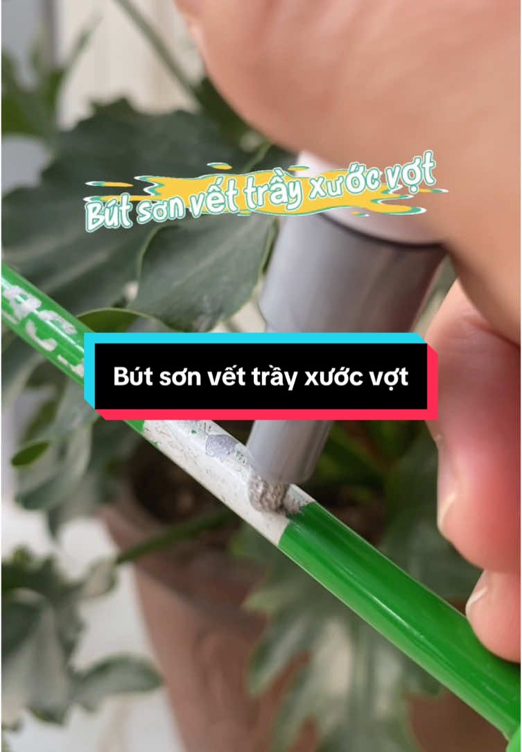 Bút sơn vết trầy xước vợt, với 13 màu, mực là sơn thật, bền màu, không trôi khi gặp nước #butsonvetxuocvotcaulong #butsonvetxuocoto #butsonvetxuocxe #butsonxoaxuocotoxemay #butsonxoavetxuoc #votcaulong #cầulông #caulong #caulongphongtrao #badminton 
