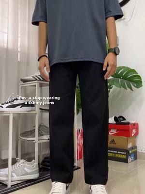 Loose jeans on top!🫶🏻#loosejeans #baggyjeans #jeanslooseviral #jeans #outfitideas #OOTD #menoutfitideas #fypage #fyp #trending 