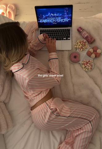 2 more dayssssss !!!!!!!!! @Victoria’s Secret #vsfashionshow