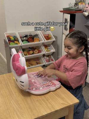 this is such a cute gift🥹 @Girlypop #girlypop #makeup #hellokitty #fyp #foryou #explore 