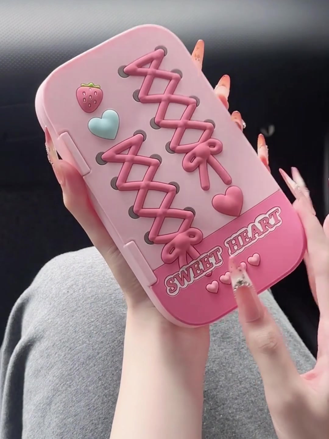 So cute #phonecase #iphone #case #decompression #pinkcase #magneticphonecase 