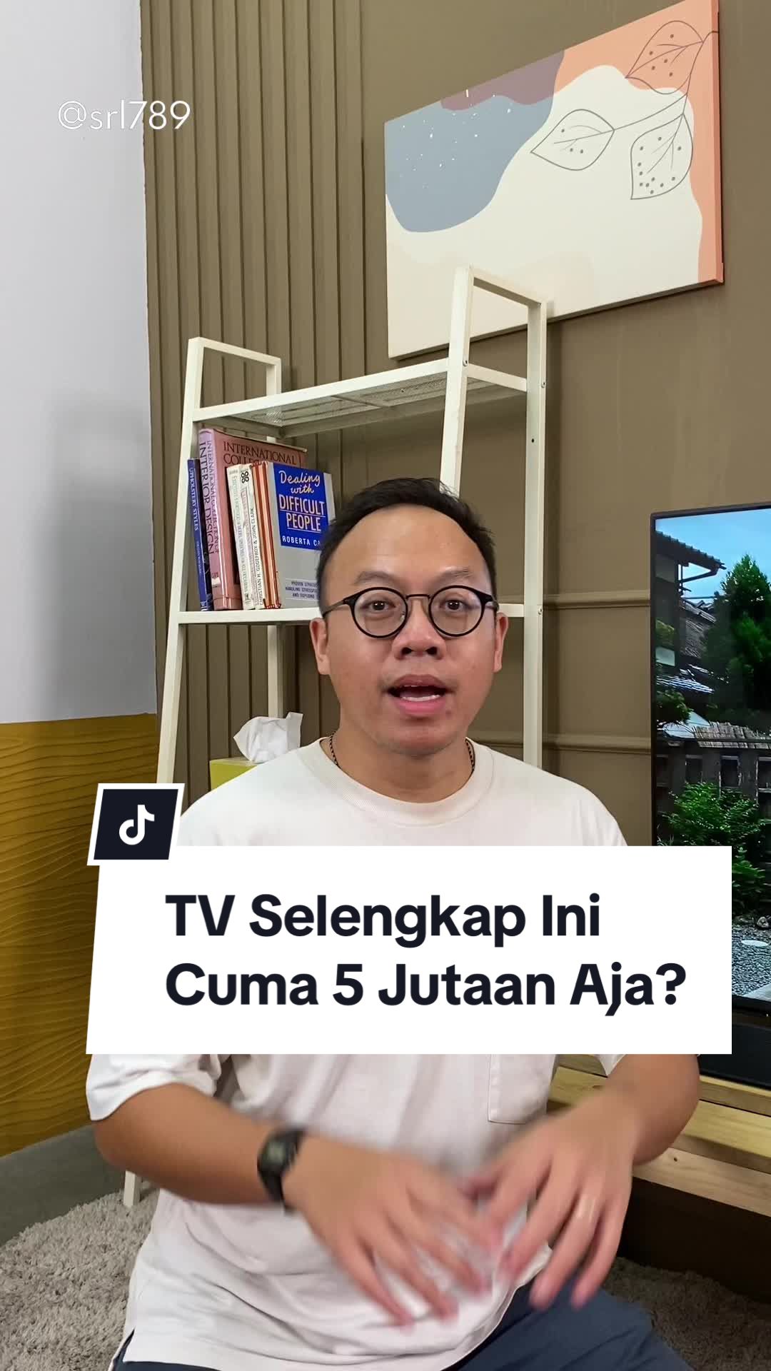 5 jutaan untuk TV segini sih lumayan banget ya. Udah gitu garansinya sampai lima tahun dan langsung dapat soundbar dan subwoofer, TV ini menurutku worth it banget sih. Buat TV kedua yang ditaro di kamar tamu, kamar game, atau bahkan untuk TV pertama, TV ini udah lengkap dan canggih banget. Bungkus? Jangan lupa sertifikat SNI-nya ya Pak, “Sudah Nanya Istri” dulu.