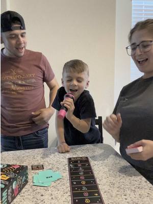 Perfect game for the whole family to enjoy. ❤️💩 @Eddie Gomez @Eduardo Jr Gomez @Lucky Egg #luckyegg #grabthemic #partygames #everydaygames #familygames 
