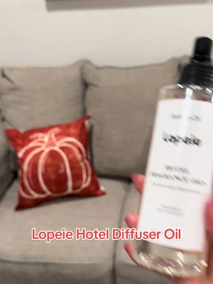 Este Lopeie Hotel Diffuser  Oil Refill está inspirado  en el aroma del Ritz-Carlton. Solo unas gotas en tu  difusor y tu casa huele limpia , elegante y acogedora  todo el día. 🏠✨ Yo lo conseguí aquí en  TikTok Shop y huele delicioso,  tienes que probarlo! 💖 #TikTokShopFinds #AromaDeHogar #HomeFragrance #HueleRico #Aromaterapia