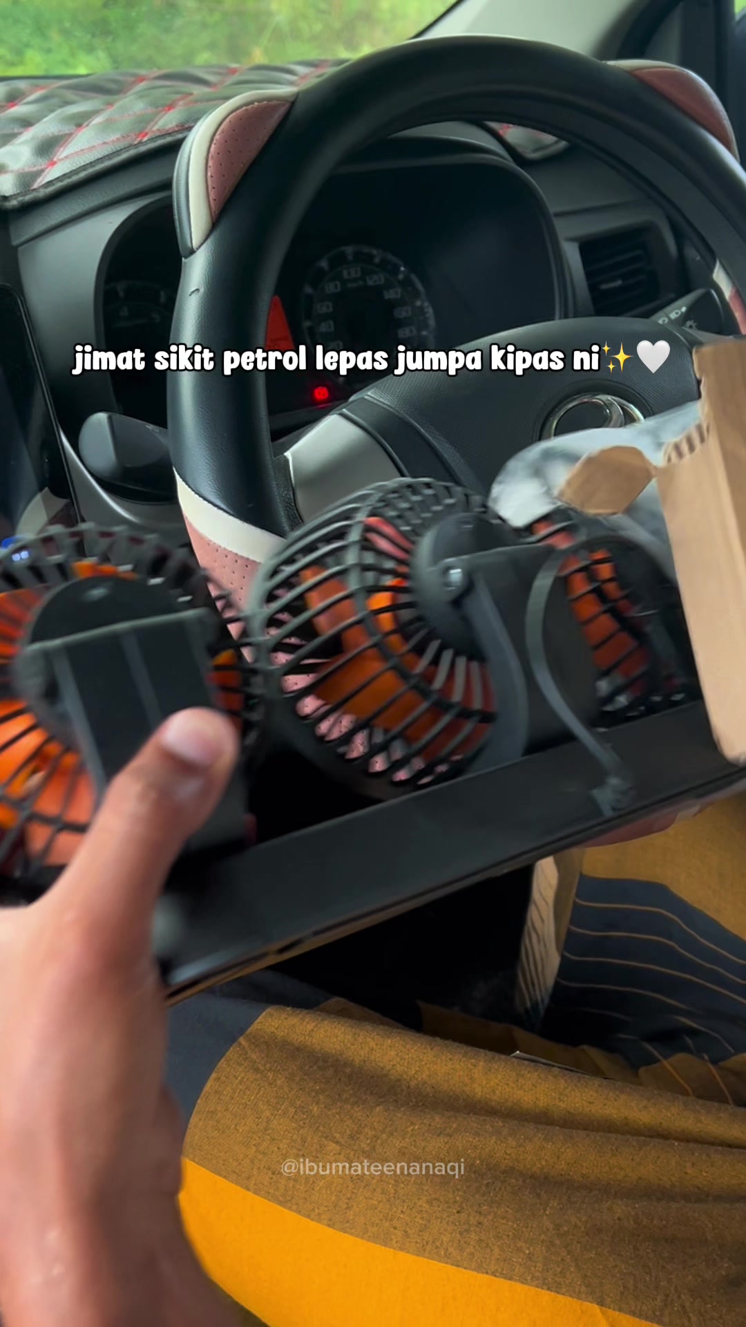 pagi pagi atau malam tak payah lah bukak aircond, bukak kipas ni je. boleh jimat minyak kan? minyak dahhh lah makin mahal oiii #kipaskereta #caraccesories #eksesorikereta #kipasangin #kipasanginviral 