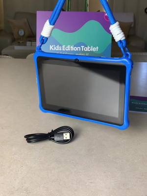 Just in time for the holidays #tablet #unboxing #electronics #falldealsforyou #ttsacl #gift #giftideas #giftfromtiktokshop #tiktokshopcybermonday #tiktokshopblackfriday 