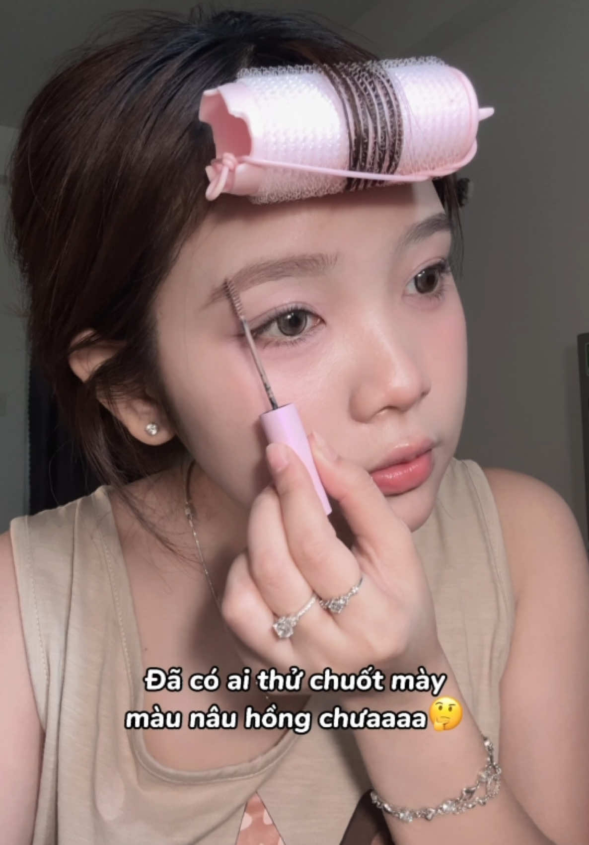 Mascara chân mày dạo nì hot qué🫣 #Rocksweet #mascarachanmay #rocksweet #mascararocksweet #review #reviewlamdep #goclamdep #beautytips 